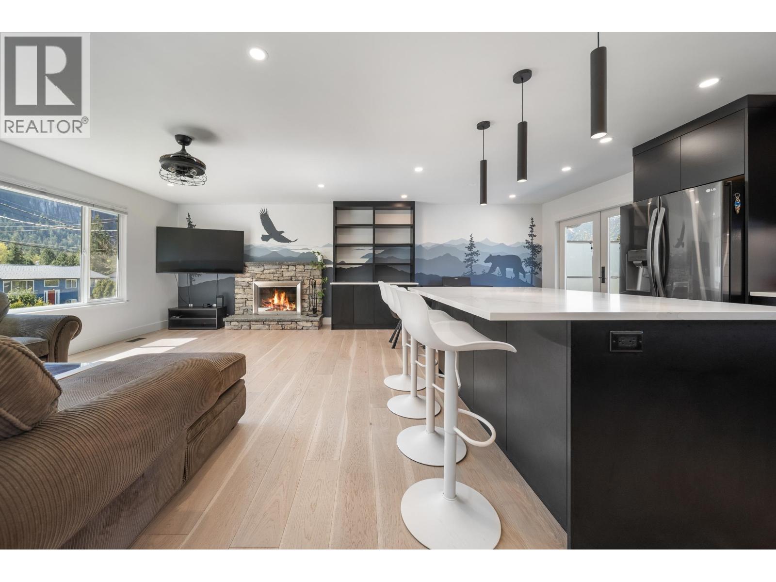 38325 Fir Street, Squamish, British Columbia  V8B 0W8 - Photo 14 - R3114059