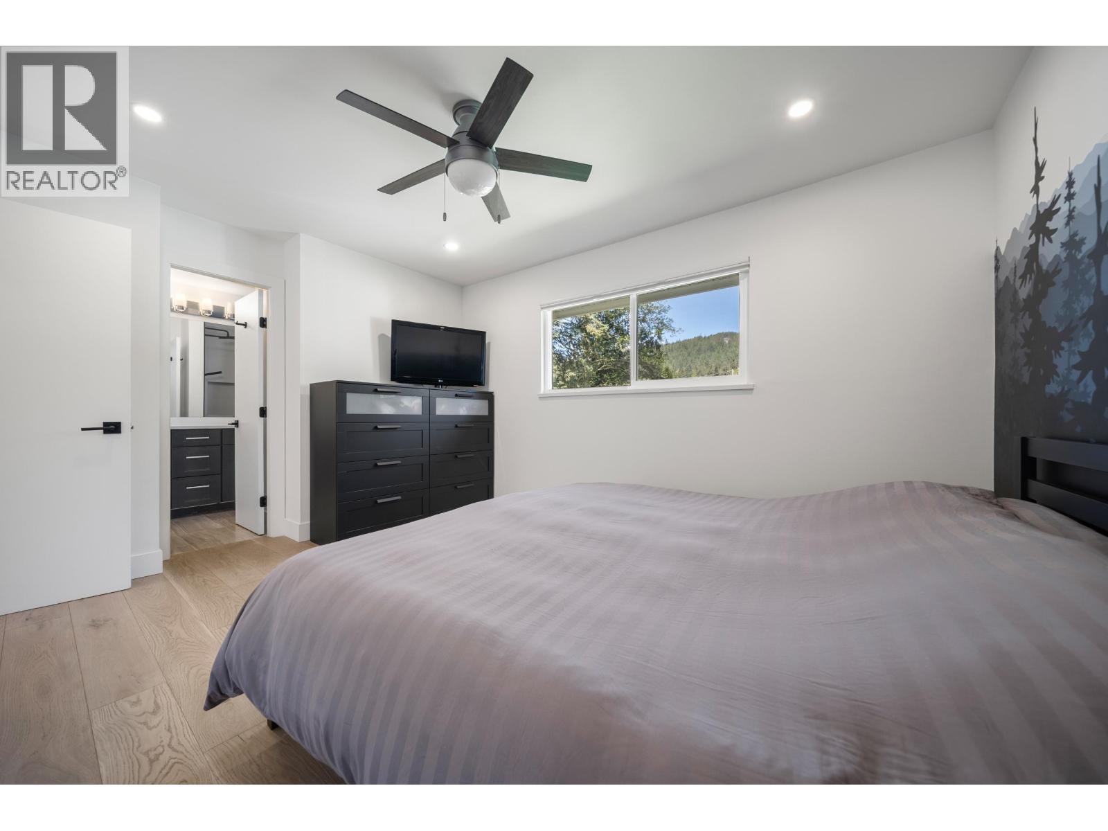 38325 Fir Street, Squamish, British Columbia  V8B 0W8 - Photo 16 - R3114059