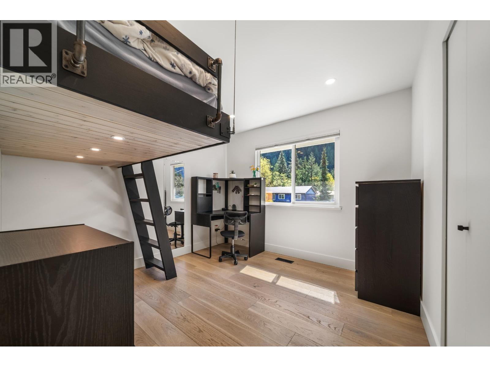 38325 Fir Street, Squamish, British Columbia  V8B 0W8 - Photo 18 - R3114059