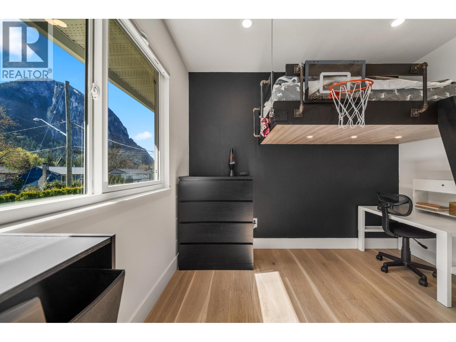 38325 Fir Street, Squamish, British Columbia  V8B 0W8 - Photo 21 - R3114059