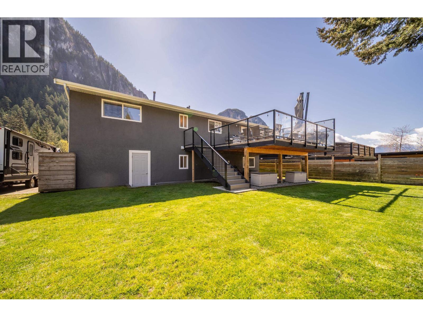 38325 Fir Street, Squamish, British Columbia  V8B 0W8 - Photo 39 - R3114059