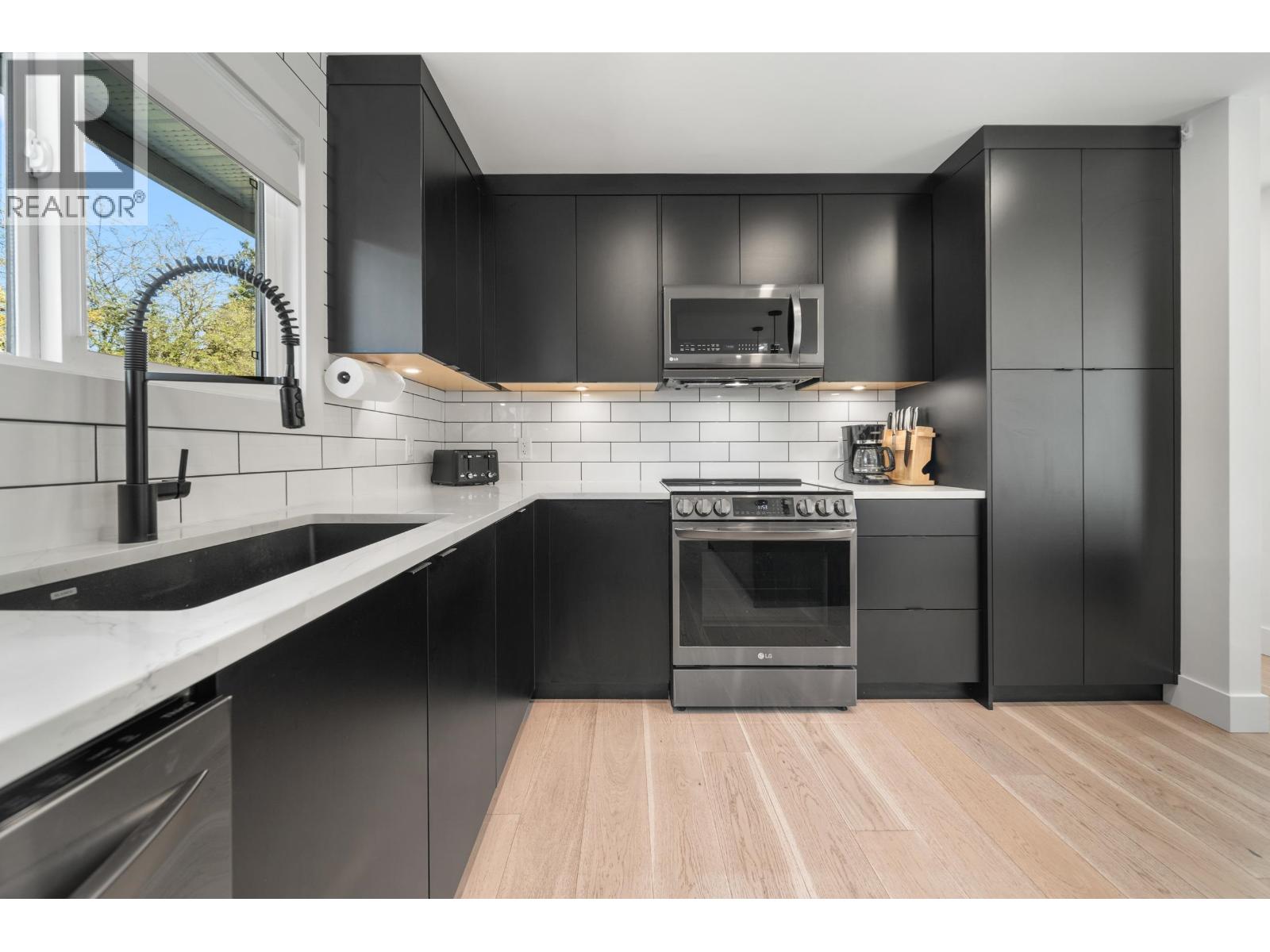 38325 Fir Street, Squamish, British Columbia  V8B 0W8 - Photo 4 - R3114059