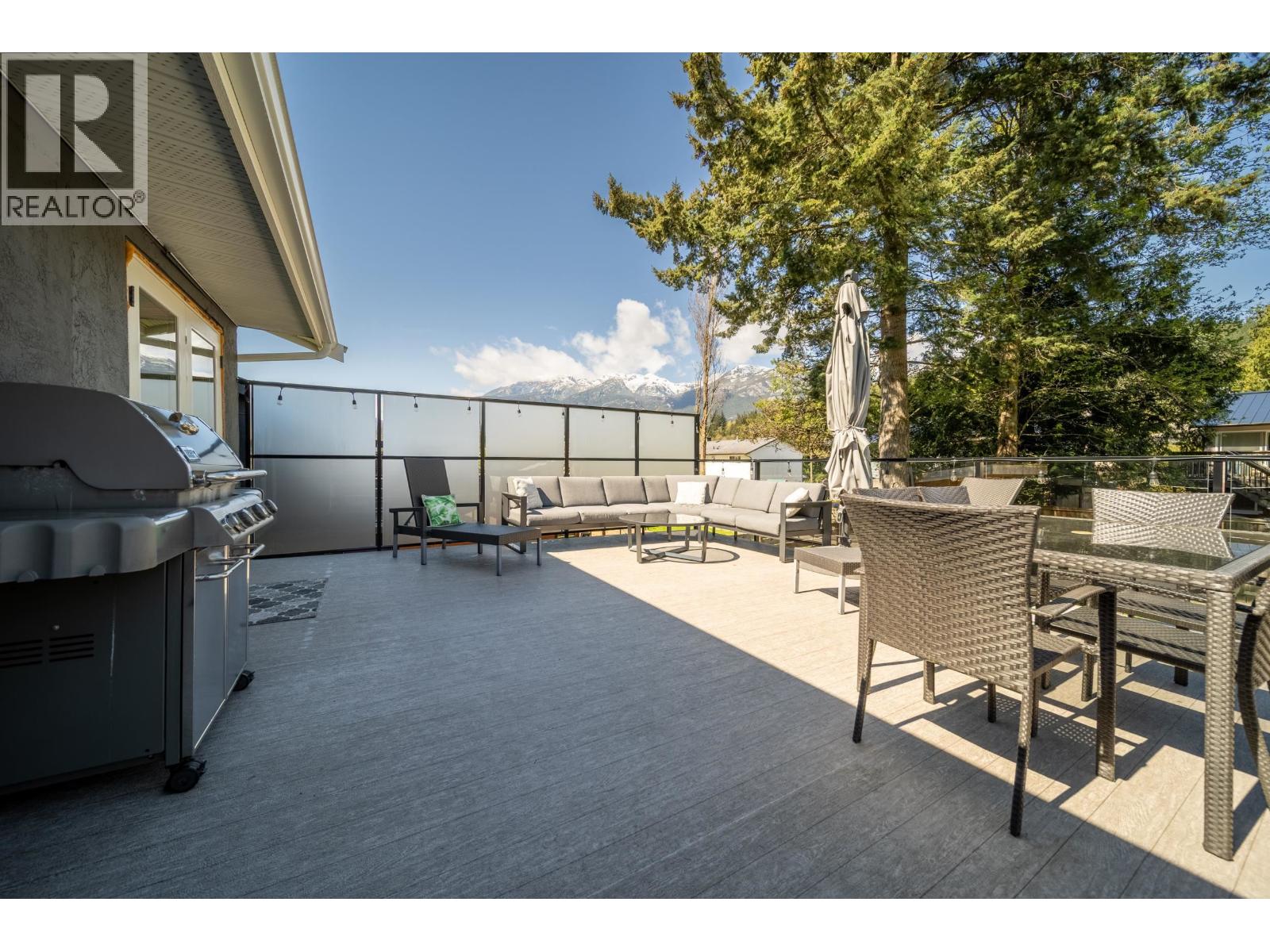 38325 Fir Street, Squamish, British Columbia  V8B 0W8 - Photo 8 - R3114059