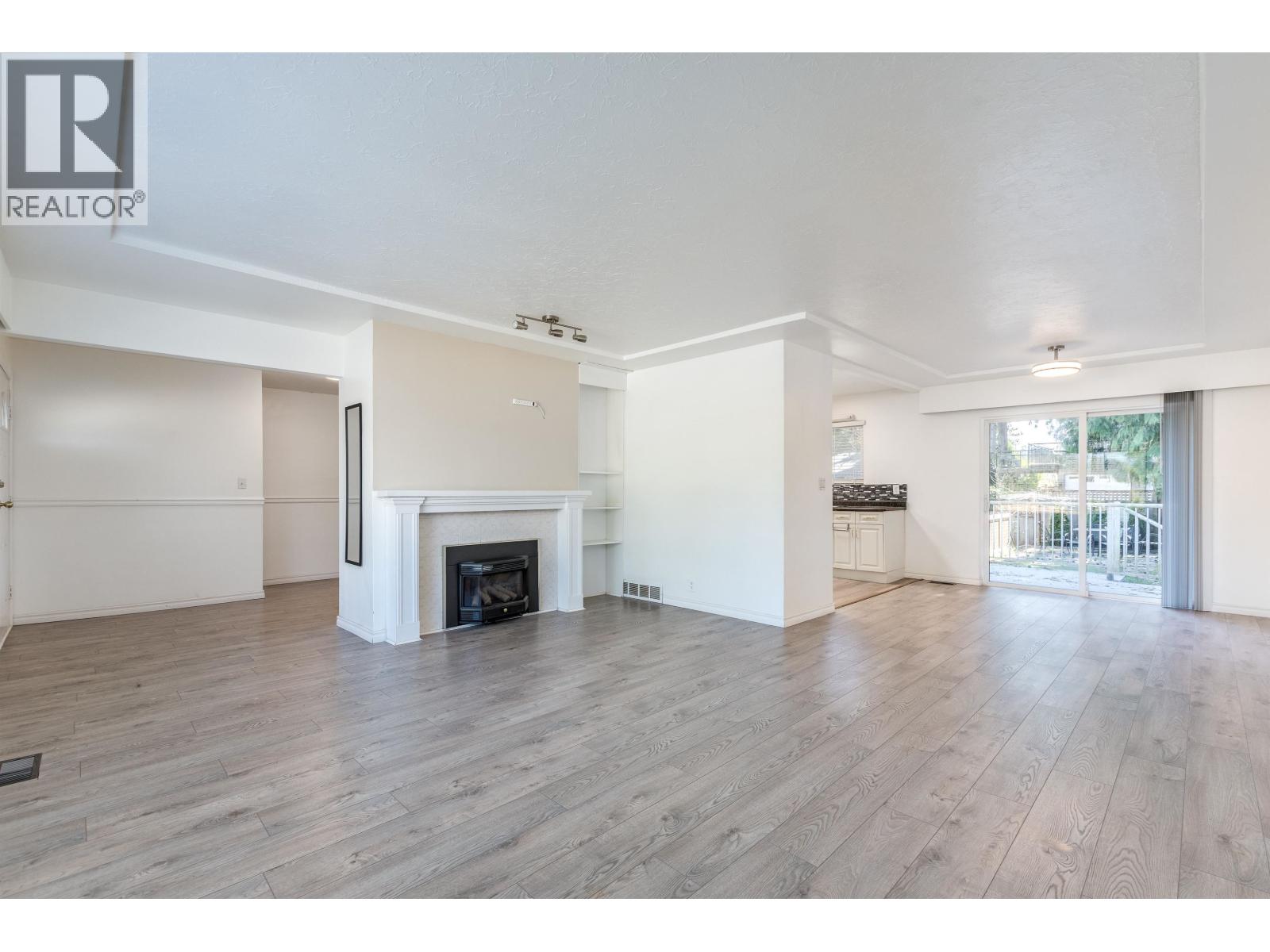 760 Grover Avenue, Coquitlam, British Columbia  V3J 3C8 - Photo 3 - R3114064