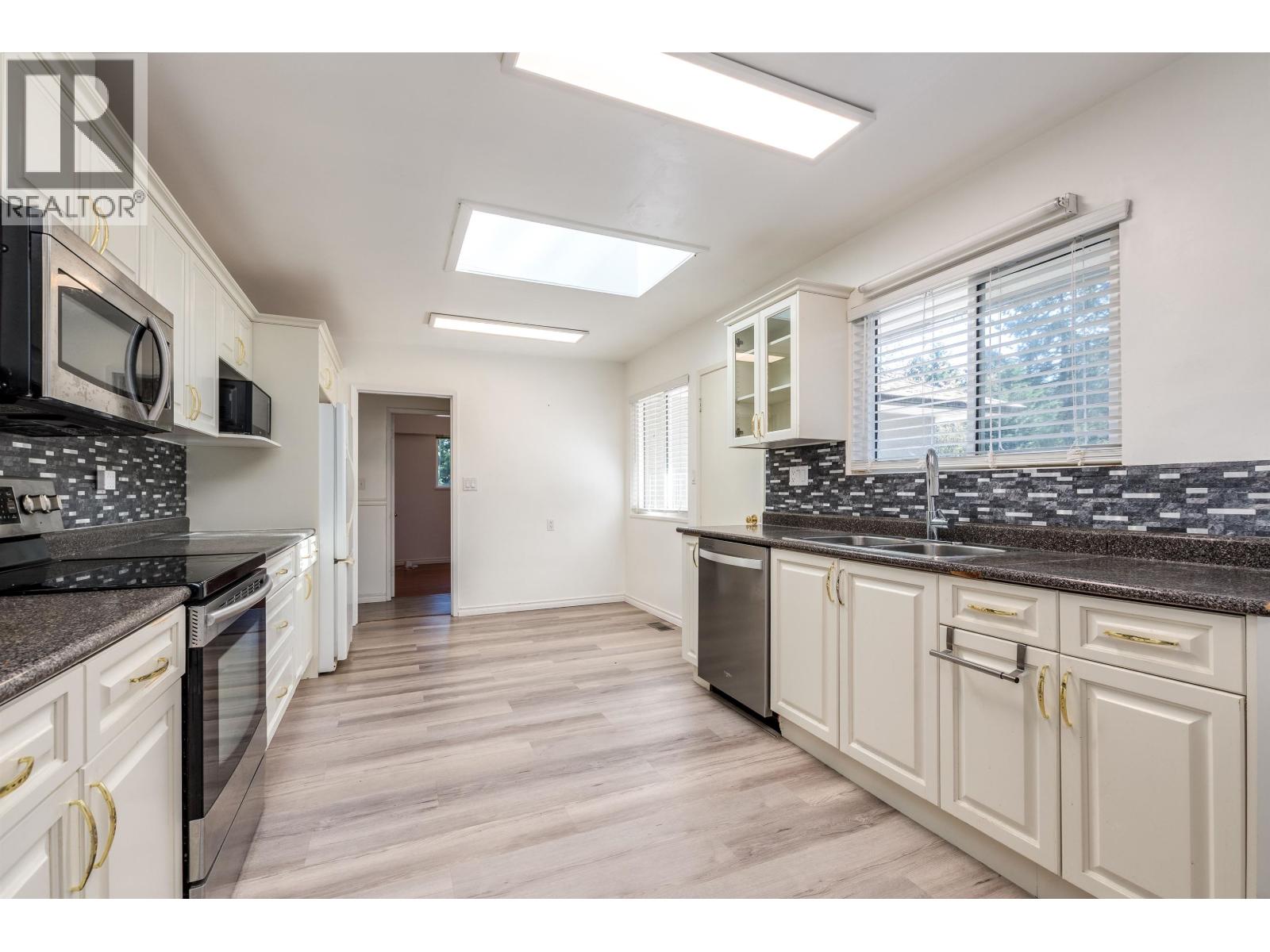 760 Grover Avenue, Coquitlam, British Columbia  V3J 3C8 - Photo 7 - R3114064