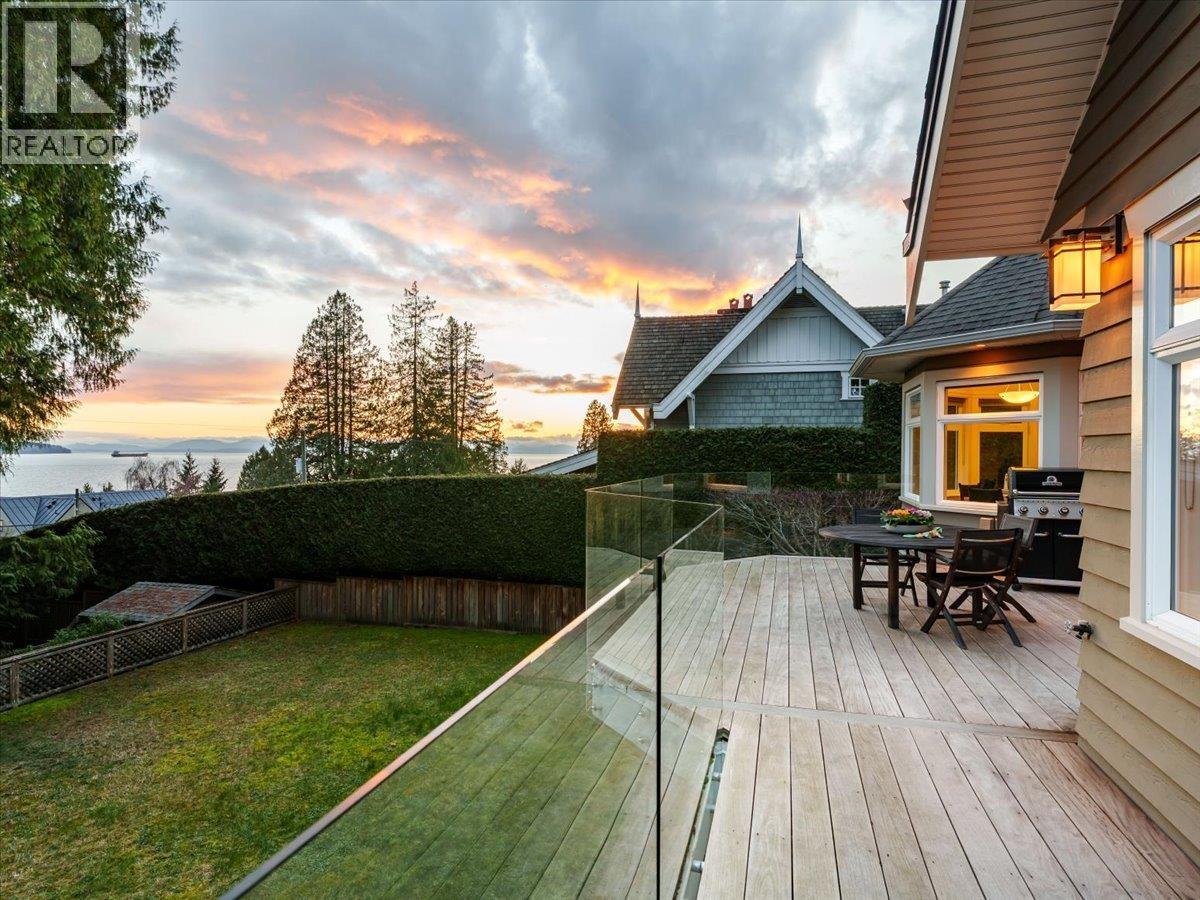 2618 Lawson Avenue, West Vancouver, British Columbia  V7V 2G2 - Photo 35 - R3114079