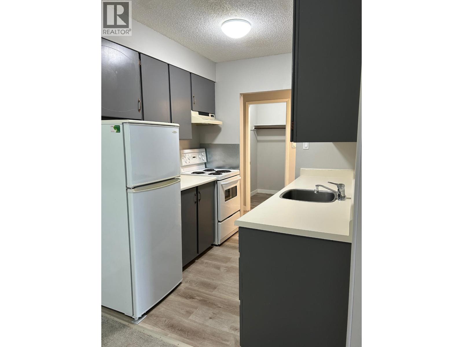 11933 223 Street, Maple Ridge, British Columbia  V2X 5R5 - Photo 2 - R3114043