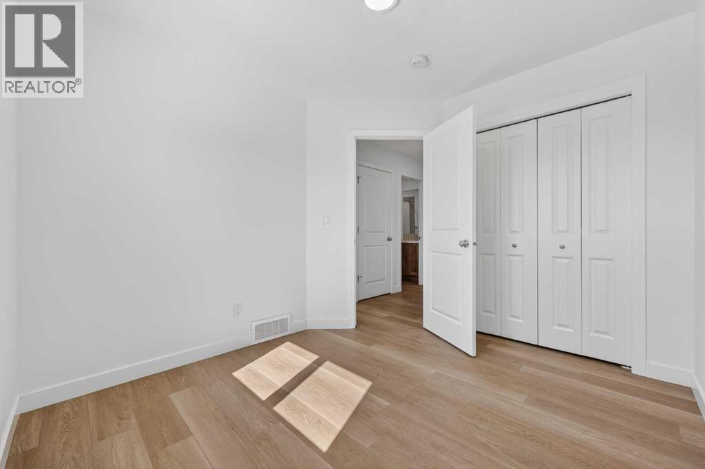 83 Legacy Passage Se, Calgary, Alberta  T2X 2H3 - Photo 20 - A2285896