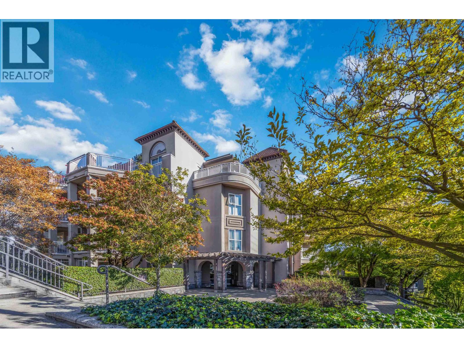 402 1128 Sixth Avenue, New Westminster, British Columbia  V3M 6V8 - Photo 2 - R3113984