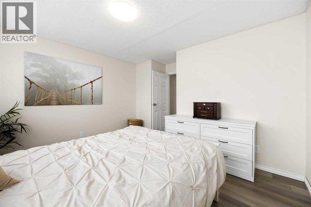 215, 101 Big Hill Way Se, Airdrie, Alberta  T4A 1Z7 - Photo 5 - A2300921