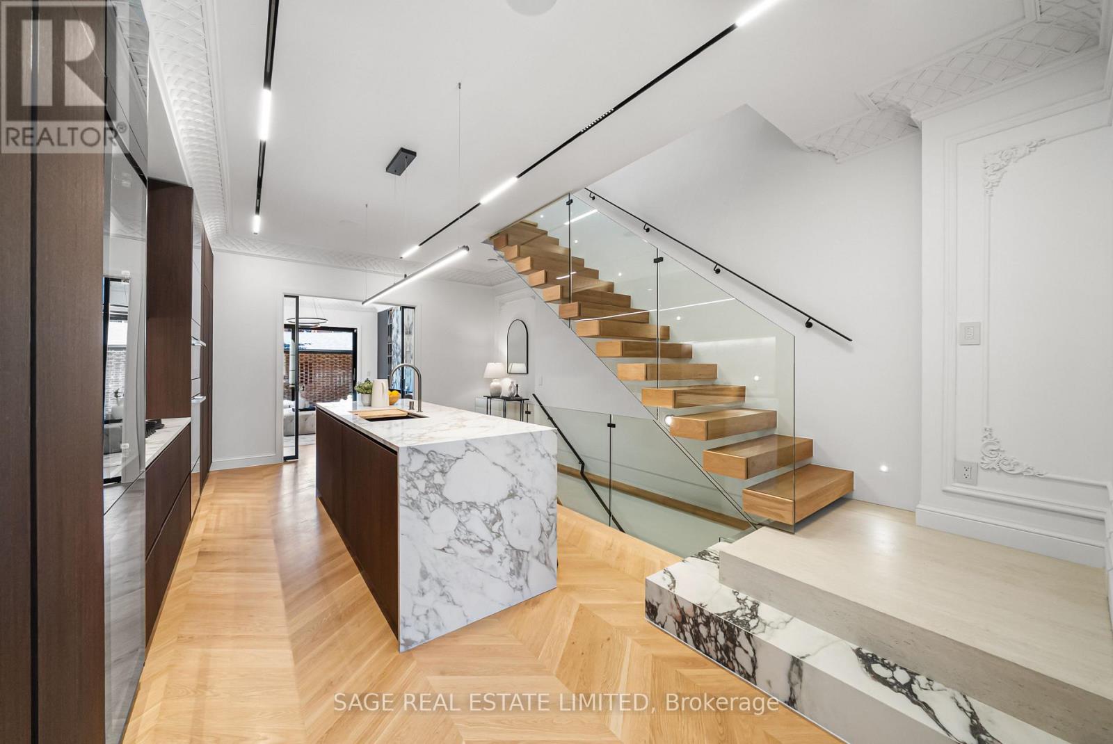 72 Montrose Avenue, Toronto, Ontario  M6J 2T7 - Photo 4 - C13026284