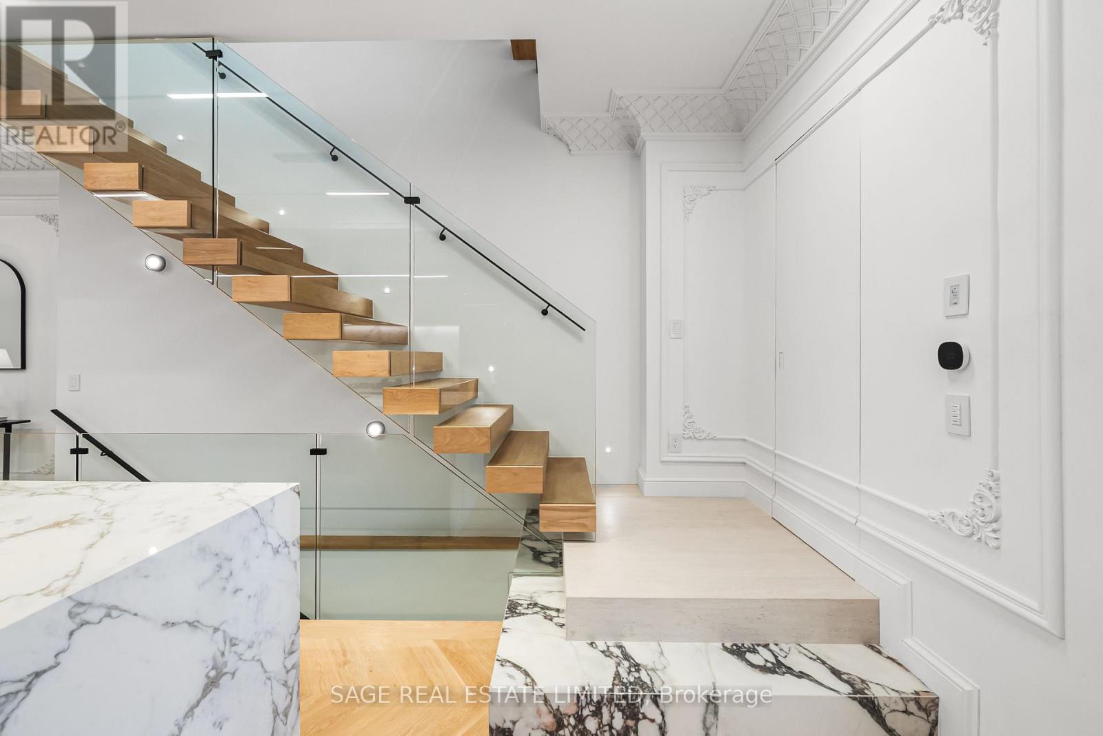 72 Montrose Avenue, Toronto, Ontario  M6J 2T7 - Photo 6 - C13026284