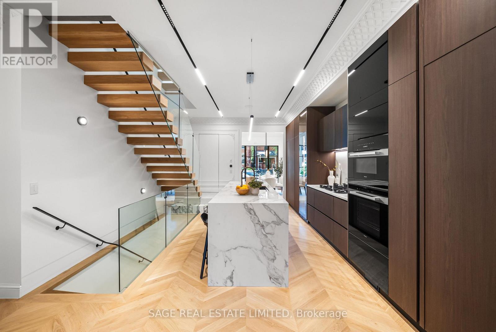 72 Montrose Avenue, Toronto, Ontario  M6J 2T7 - Photo 8 - C13026284