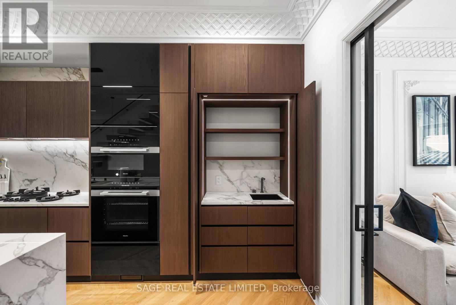 72 Montrose Avenue, Toronto, Ontario  M6J 2T7 - Photo 9 - C13026284