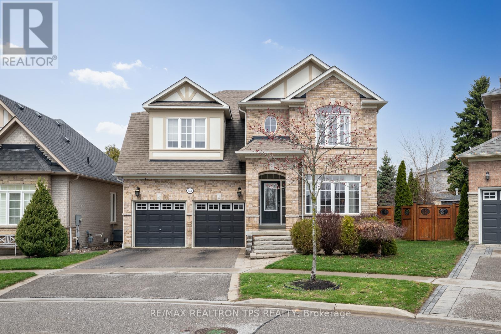 555 Kingsfield Loop, Oshawa, Ontario  L1K 0H8 - Photo 2 - E13025606