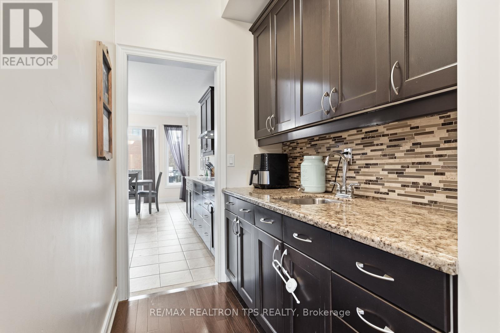 555 Kingsfield Loop, Oshawa, Ontario  L1K 0H8 - Photo 19 - E13025606