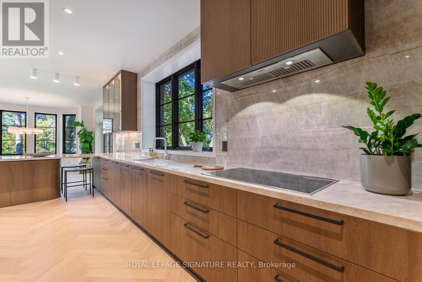 8 Crown Park Road, Toronto, Ontario  M4E 1J9 - Photo 14 - E13026282