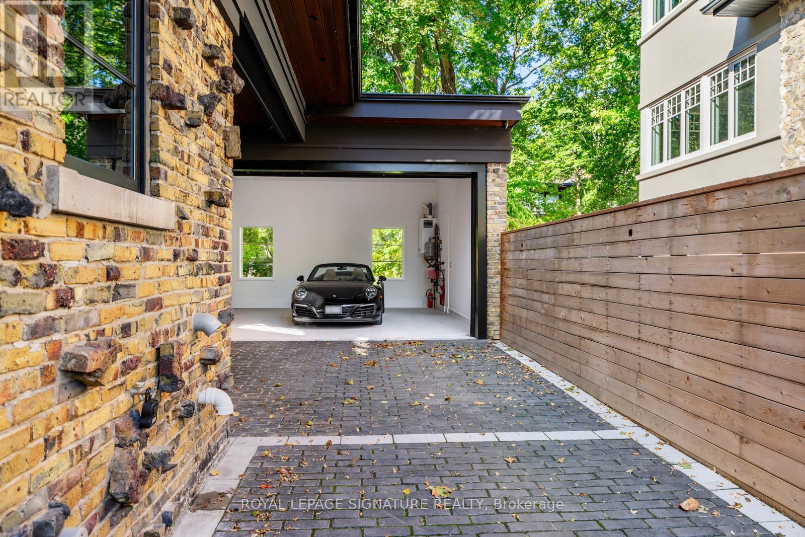 8 Crown Park Road, Toronto, Ontario  M4E 1J9 - Photo 6 - E13026282