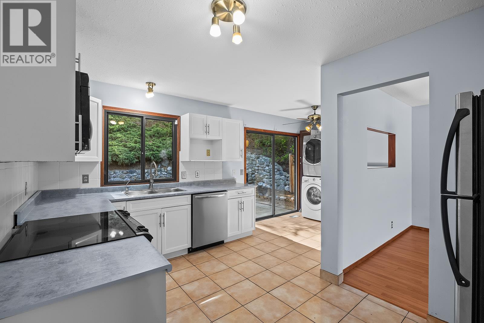 2949 Sandstone Crescent, West Kelowna, British Columbia  V4T 1T2 - Photo 4 - 10383914