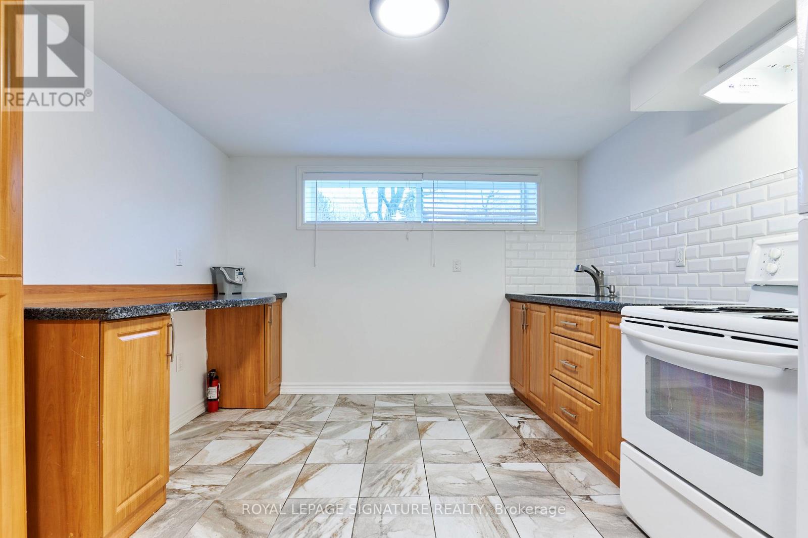 Bsmt - 43 Meadowacres Drive, Toronto, Ontario  M1T 1B3 - Photo 5 - E13026290