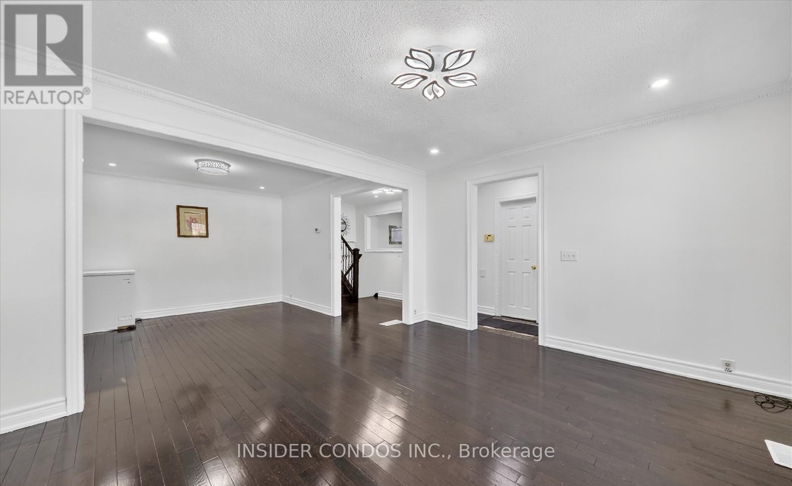 Upper - 2 John Stoner Drive, Toronto, Ontario  M1B 3E7 - Photo 13 - E13026304