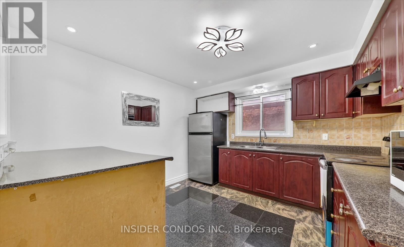 Upper - 2 John Stoner Drive, Toronto, Ontario  M1B 3E7 - Photo 4 - E13026304