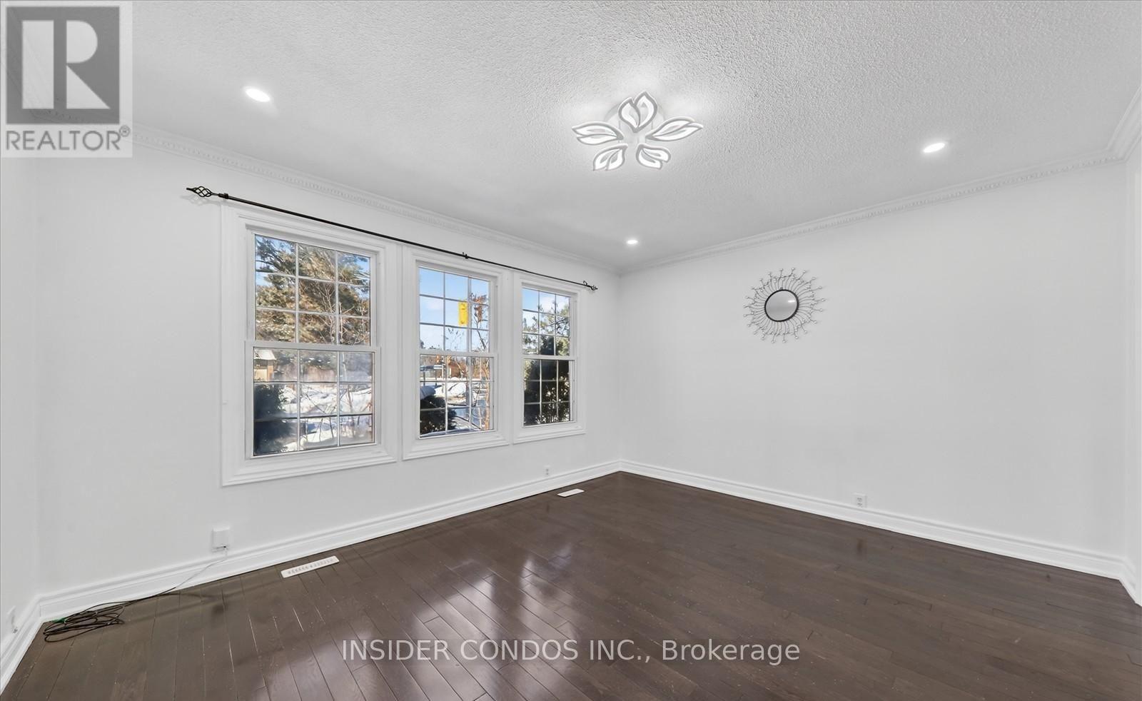 Upper - 2 John Stoner Drive, Toronto, Ontario  M1B 3E7 - Photo 5 - E13026304