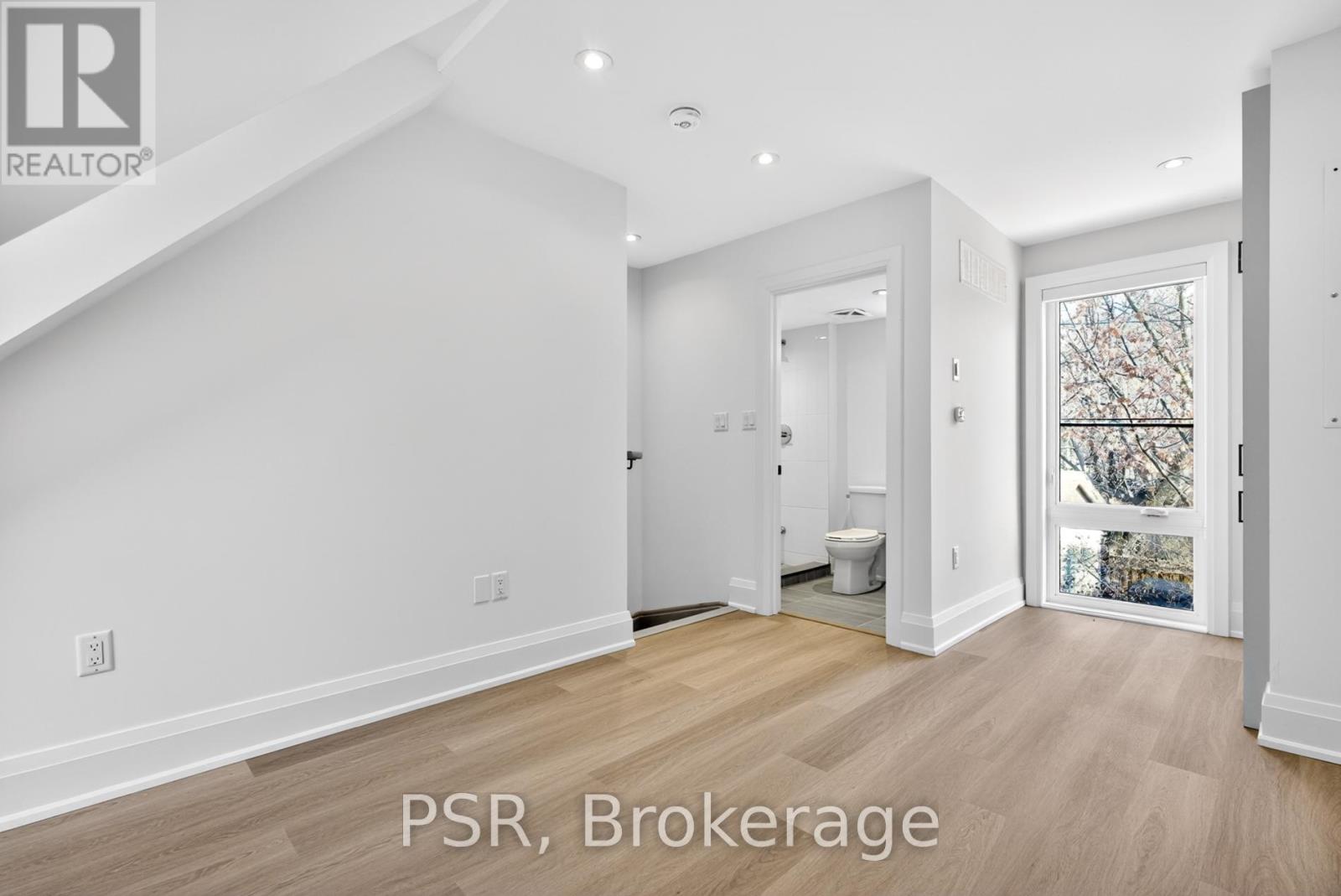 E - 53 Harriet Street, Toronto, Ontario  M4L 2G1 - Photo 11 - E13026322