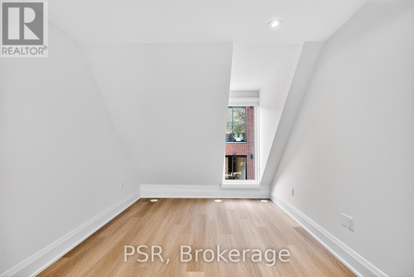 E - 53 Harriet Street, Toronto, Ontario  M4L 2G1 - Photo 12 - E13026322