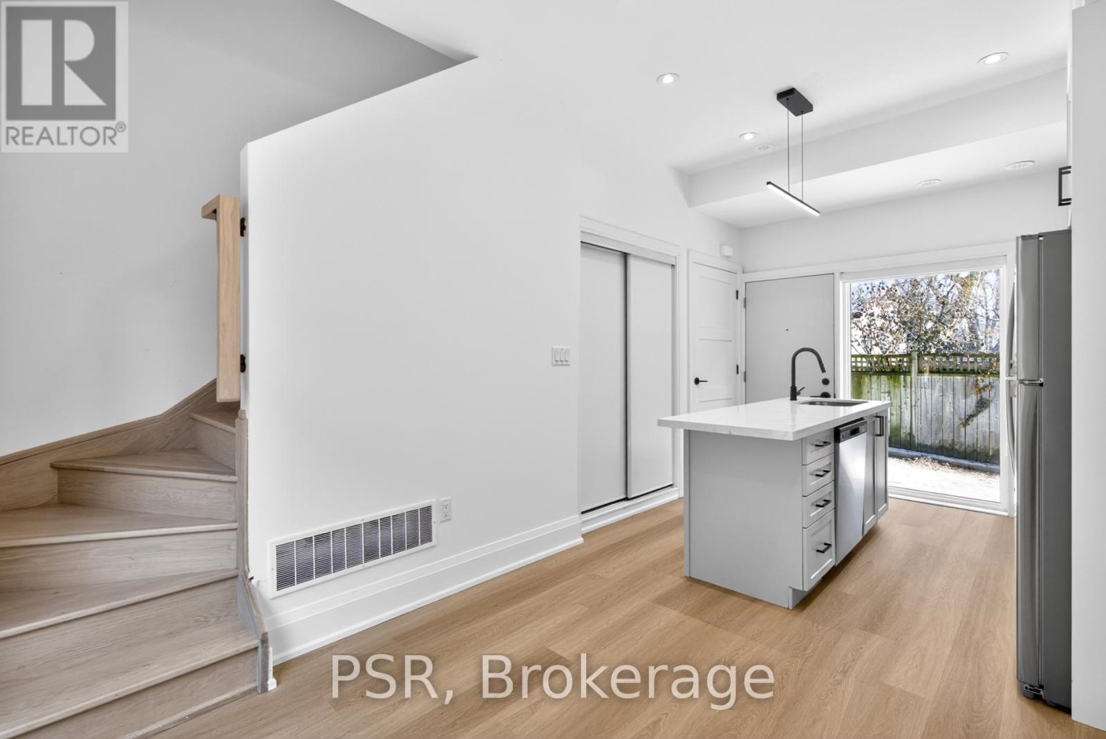 E - 53 Harriet Street, Toronto, Ontario  M4L 2G1 - Photo 8 - E13026322