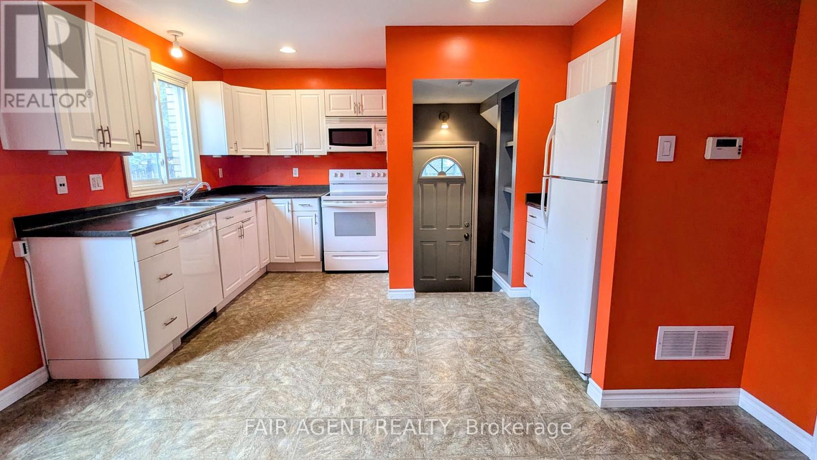 1502 Beckworth Avenue, London East, Ontario  N5V 2K7 - Photo 4 - X12809832