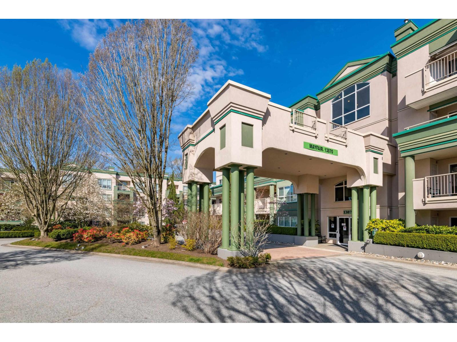 402 13870 70 Avenue, Surrey, British Columbia  V3W 0R9 - Photo 1 - R3113688