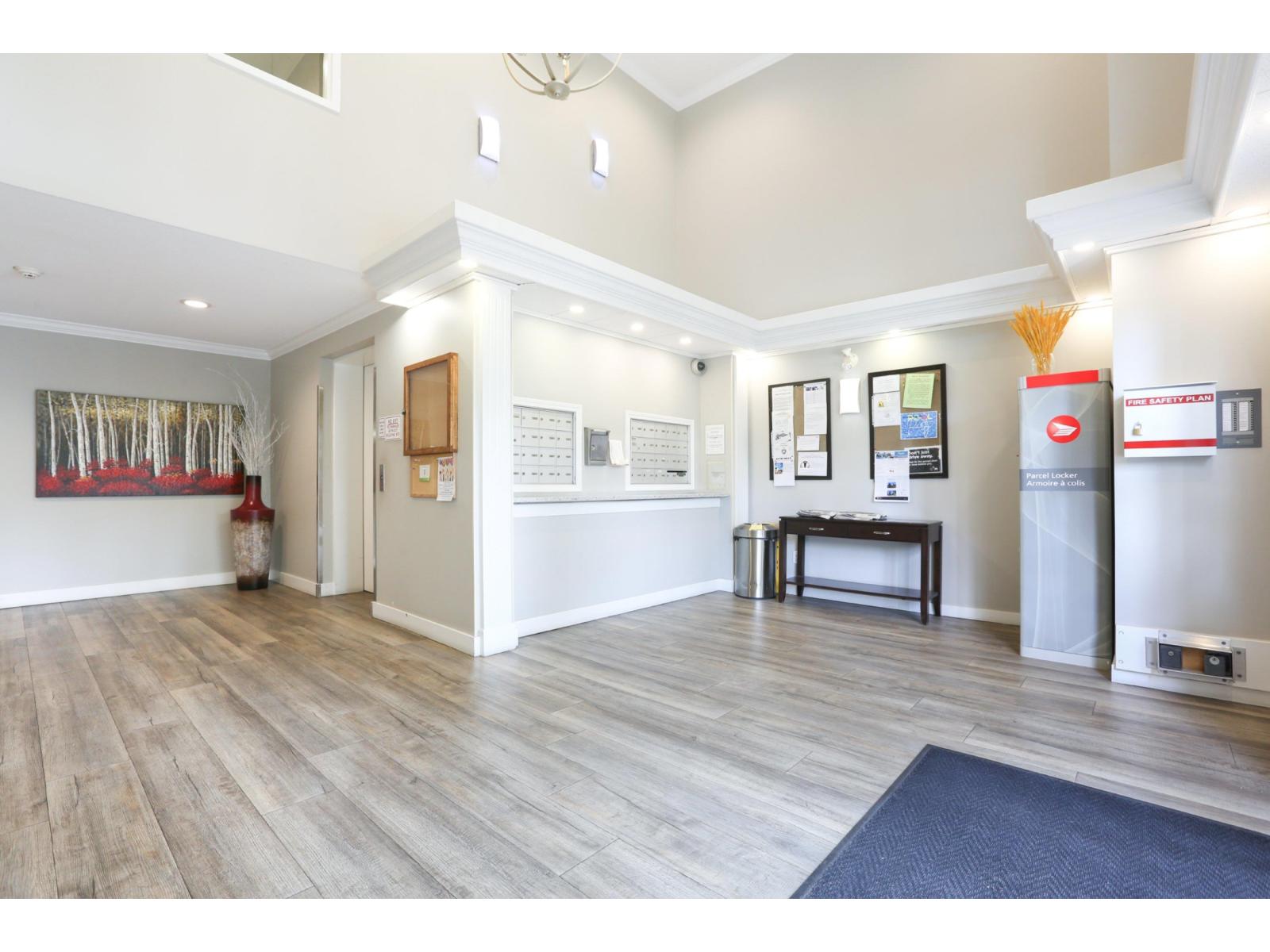 402 13870 70 Avenue, Surrey, British Columbia  V3W 0R9 - Photo 3 - R3113688