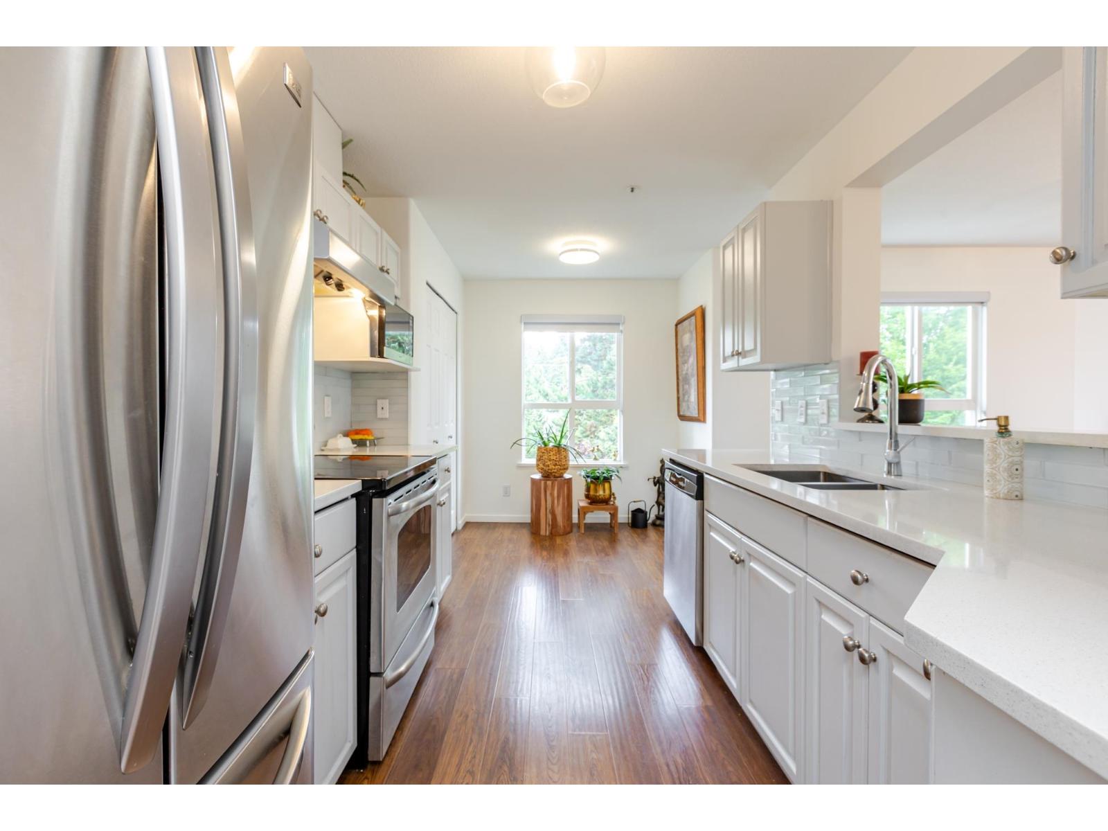 402 13870 70 Avenue, Surrey, British Columbia  V3W 0R9 - Photo 6 - R3113688