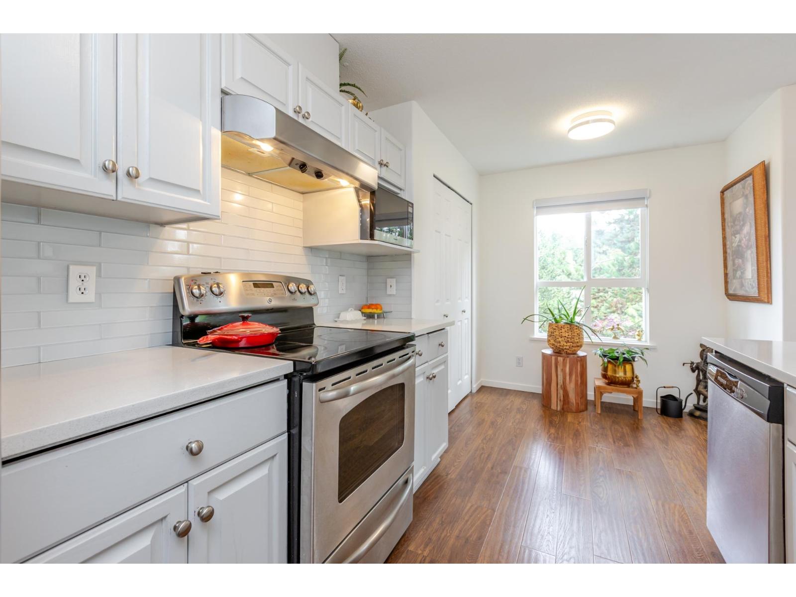 402 13870 70 Avenue, Surrey, British Columbia  V3W 0R9 - Photo 7 - R3113688