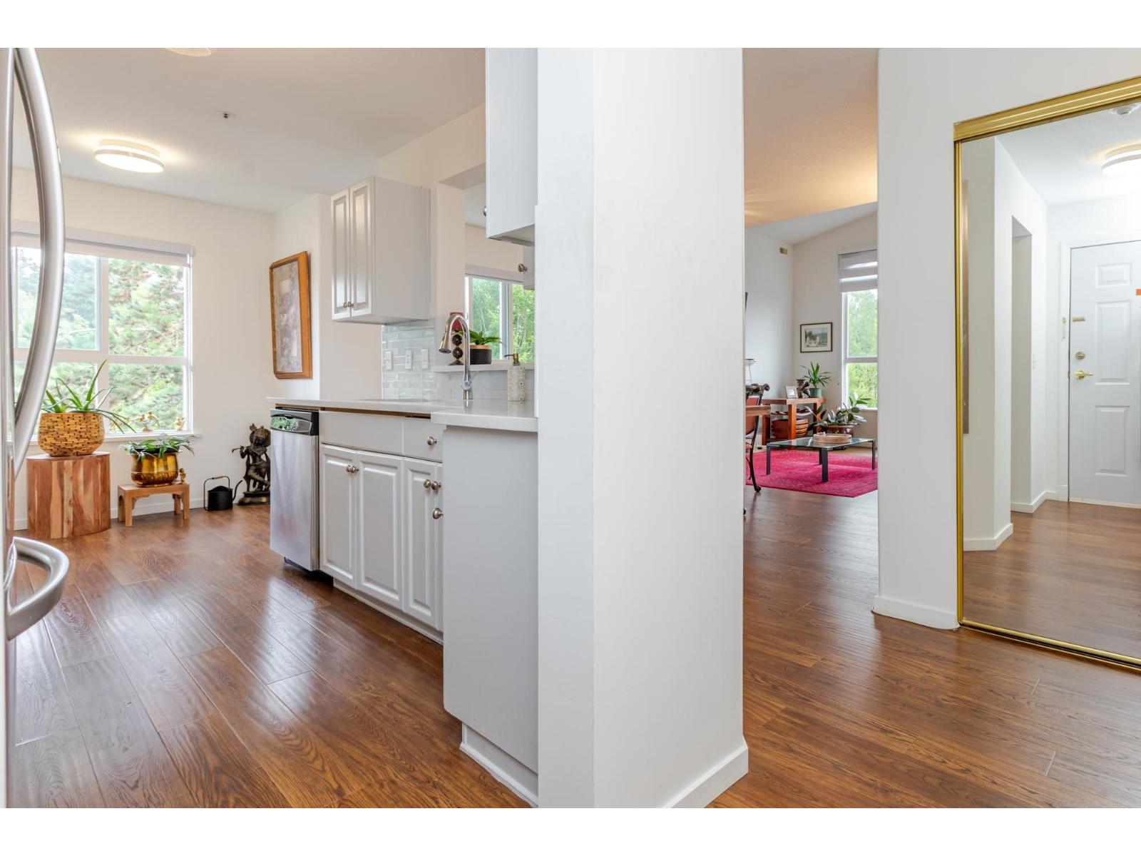 402 13870 70 Avenue, Surrey, British Columbia  V3W 0R9 - Photo 4 - R3113688