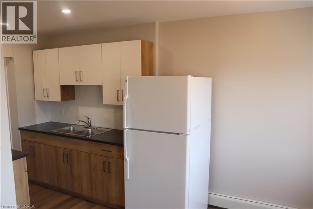 366 Darling Street Unit# 2, Brantford, Ontario  N3S 3Y5 - Photo 2 - 40822900