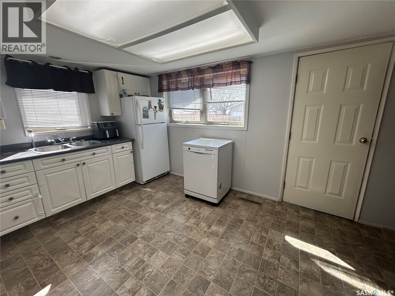 730 Isabelle Street, Estevan, Saskatchewan  S4A 1P9 - Photo 6 - SK033555