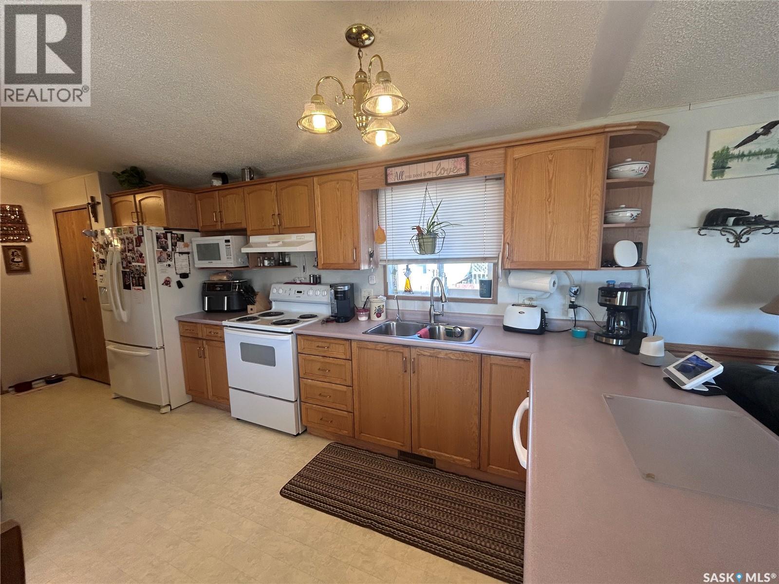 301 Willow Park Green, Estevan, Saskatchewan  S4A 2R9 - Photo 10 - SK033531