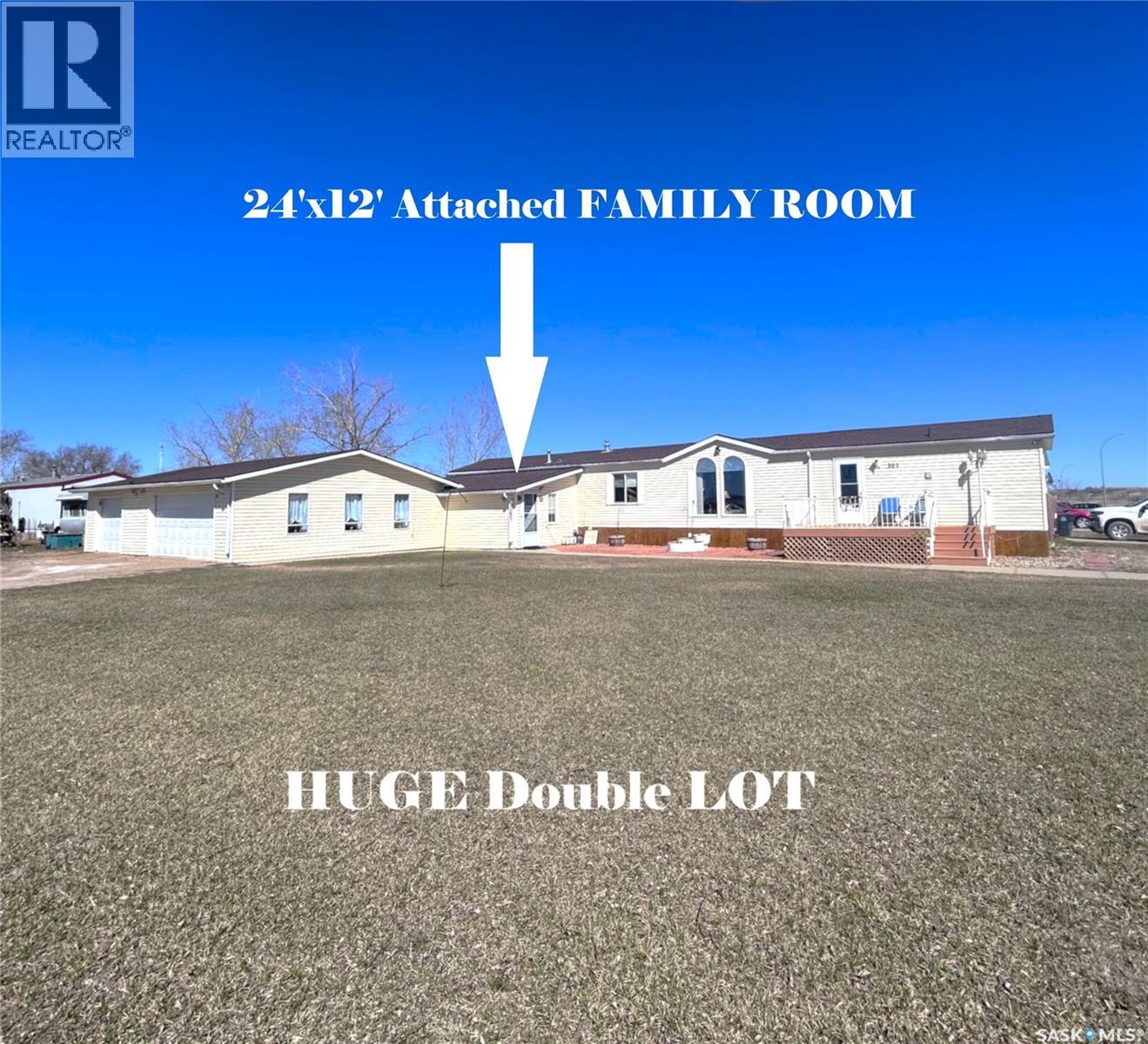 301 Willow Park Green, Estevan, Saskatchewan  S4A 2R9 - Photo 3 - SK033531