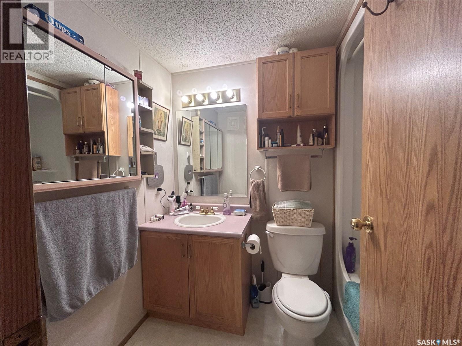 301 Willow Park Green, Estevan, Saskatchewan  S4A 2R9 - Photo 31 - SK033531