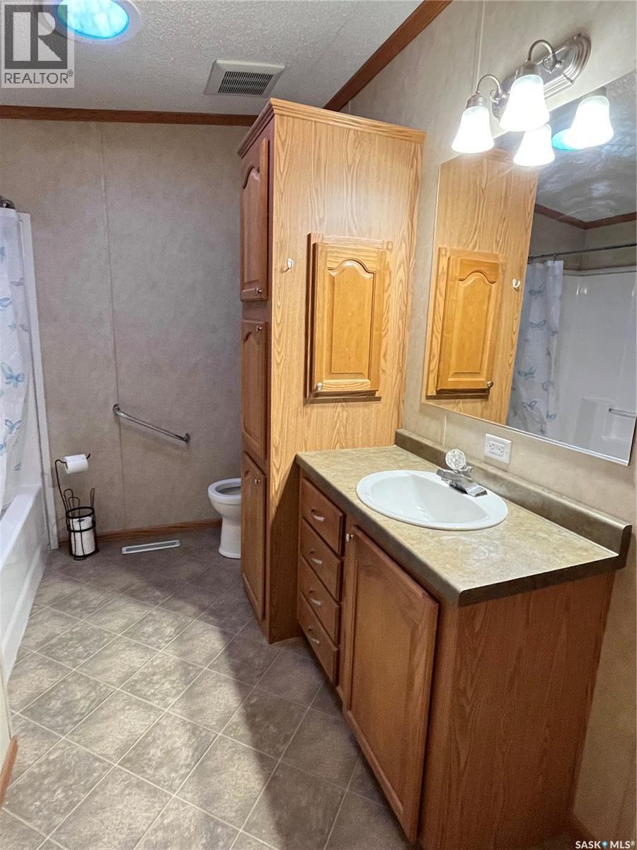 622 Bertrand Avenue, Radville, Saskatchewan  S0C 2G0 - Photo 11 - SK033434