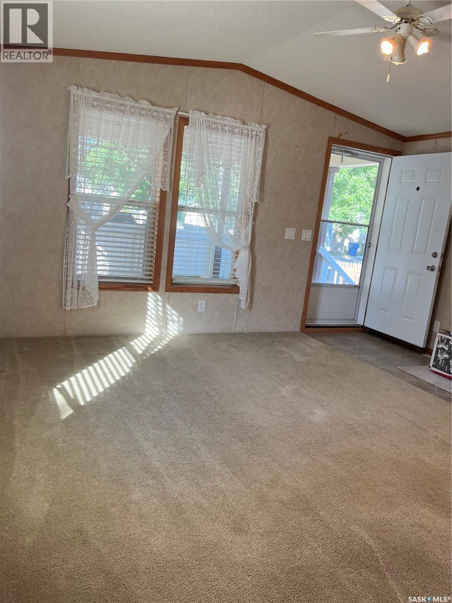 622 Bertrand Avenue, Radville, Saskatchewan  S0C 2G0 - Photo 6 - SK033434