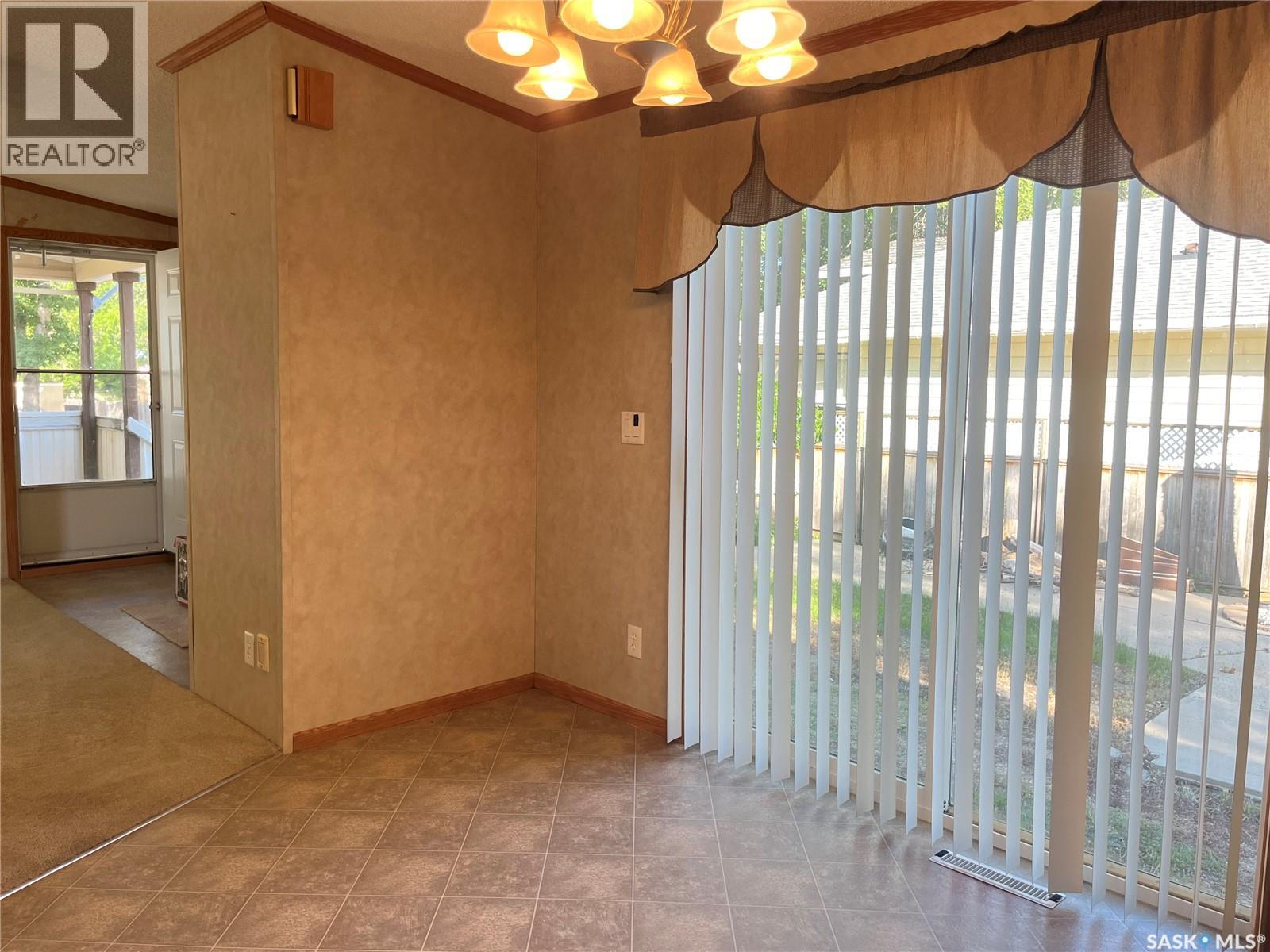 622 Bertrand Avenue, Radville, Saskatchewan  S0C 2G0 - Photo 9 - SK033434