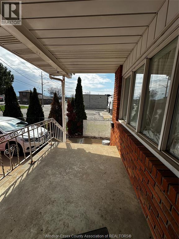 542 CHARLES, windsor, Ontario