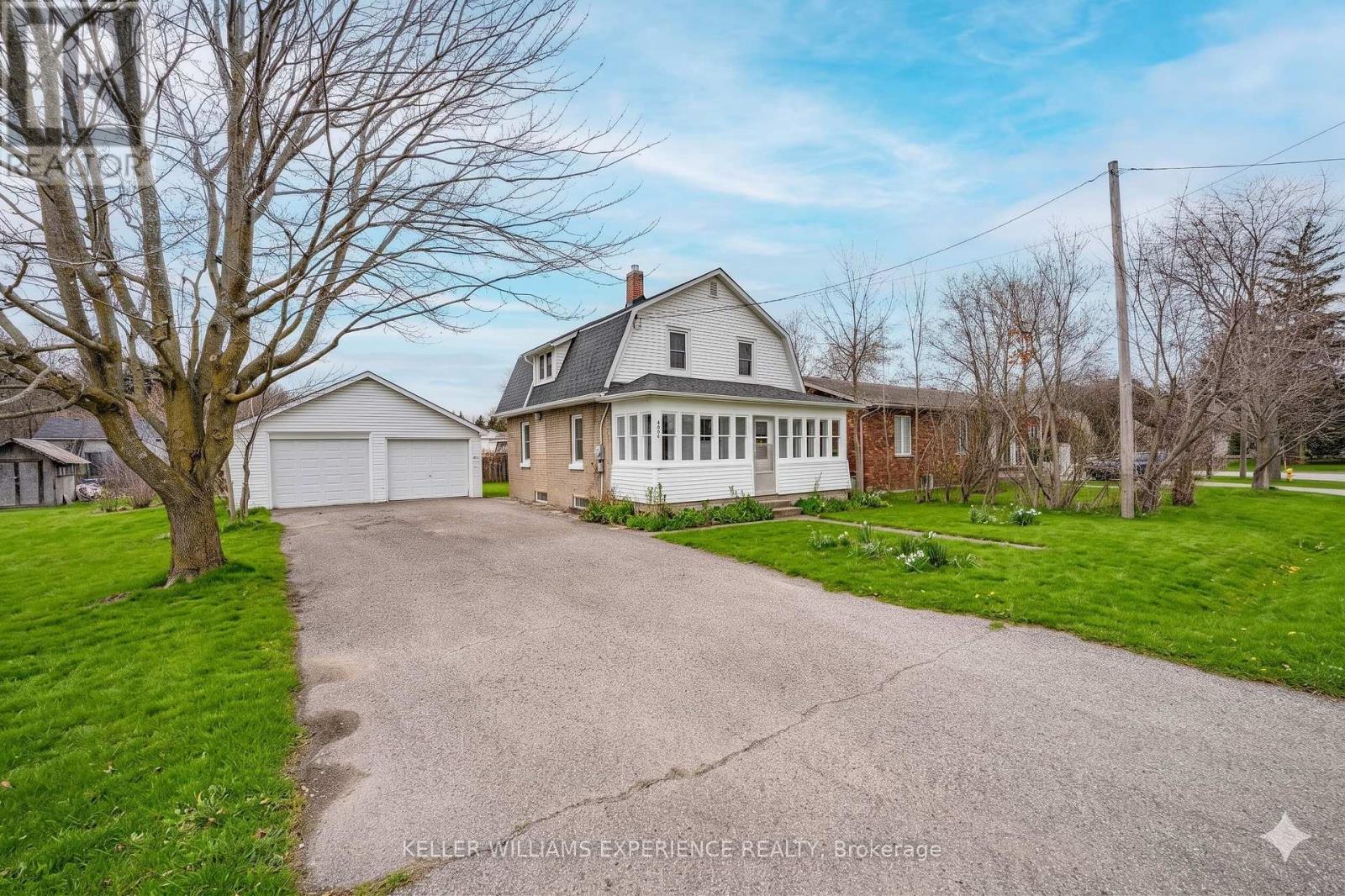 125 Raglan Street, Essa, Ontario  L0M 1B0 - Photo 2 - N12928170