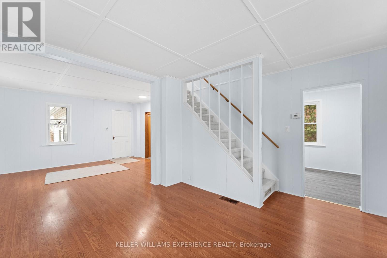 125 Raglan Street, Essa, Ontario  L0M 1B0 - Photo 4 - N12928170