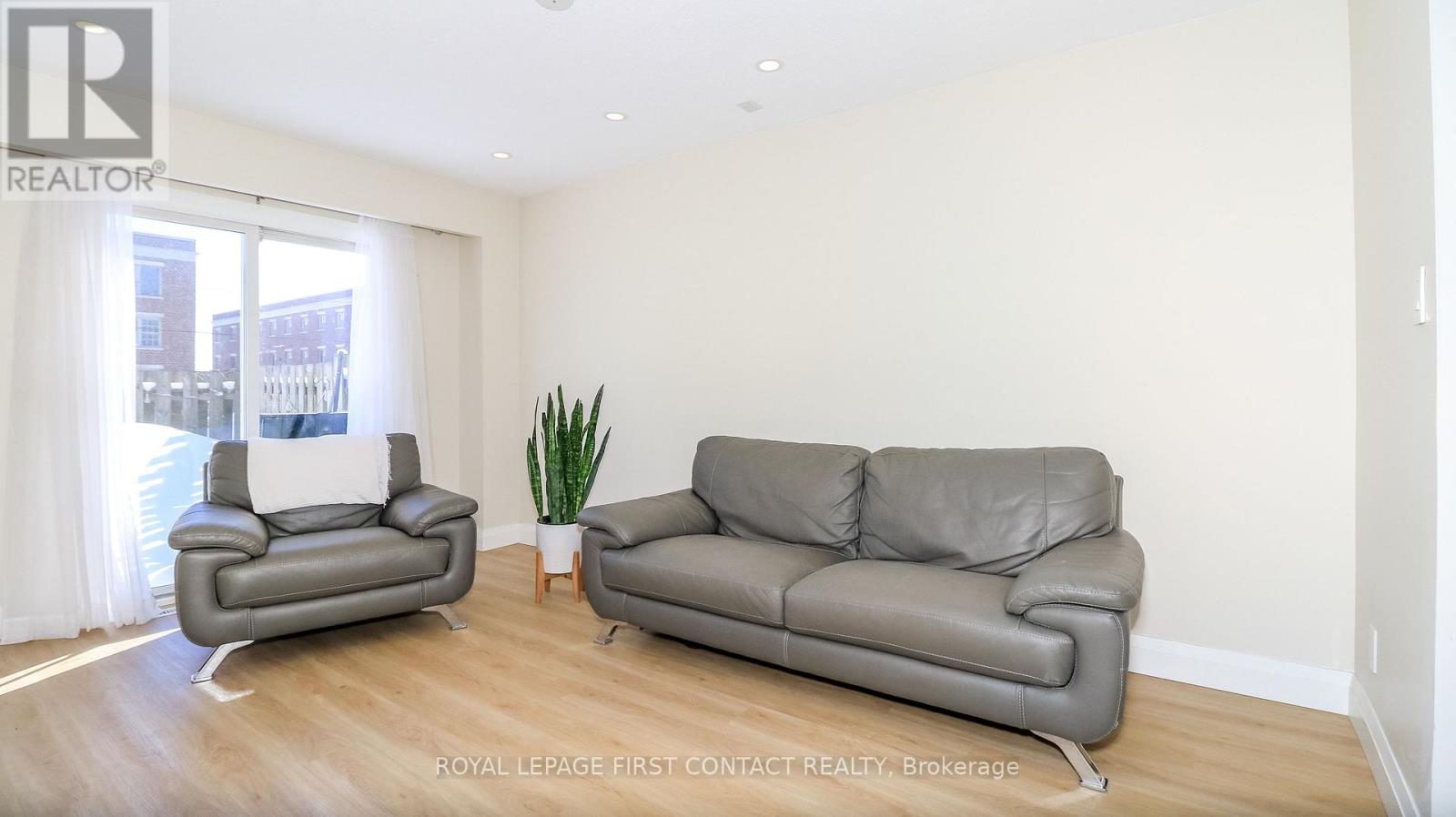 Unit #10 - 261 Rose Street, Barrie, Ontario  L4M 2V3 - Photo 6 - S12833614