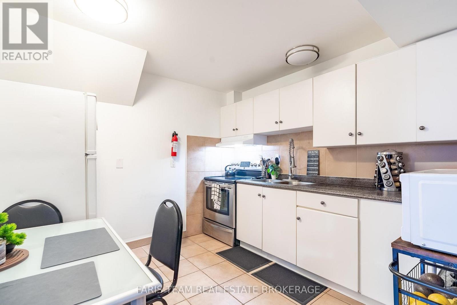 60 River Avenue Crescent, Wasaga Beach, Ontario  L9Z 2K6 - Photo 29 - S12927688