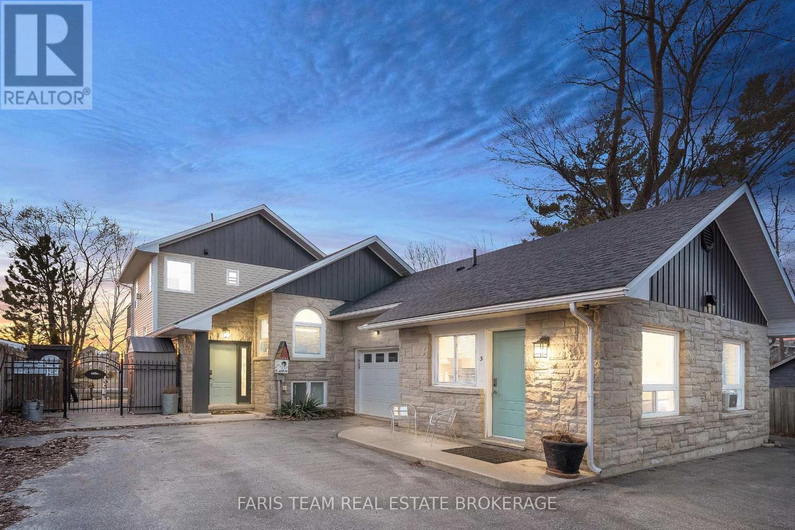 60 River Avenue Crescent, Wasaga Beach, Ontario  L9Z 2K6 - Photo 2 - S12927688